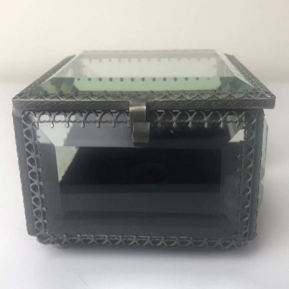 Nicole Miller Home Glass Mirrored Elegant Silver Tone Jewelry Trinket Box